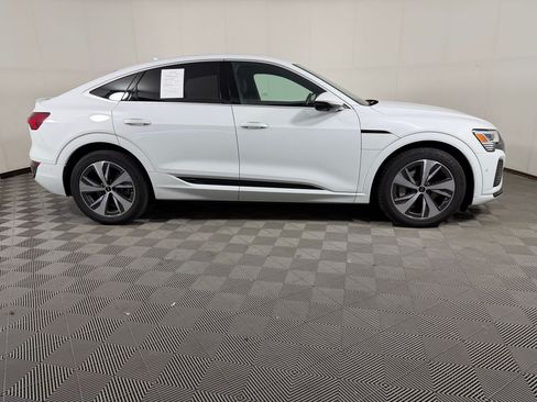 Used 2024 Audi Q8 e-tron Premium Plus AWD/4WD image 8