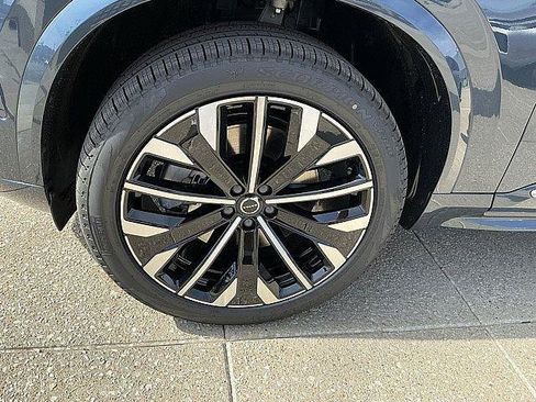 New 2026 Volvo XC90 T8 Plus w/ Protection Package AWD/4WD image 12
