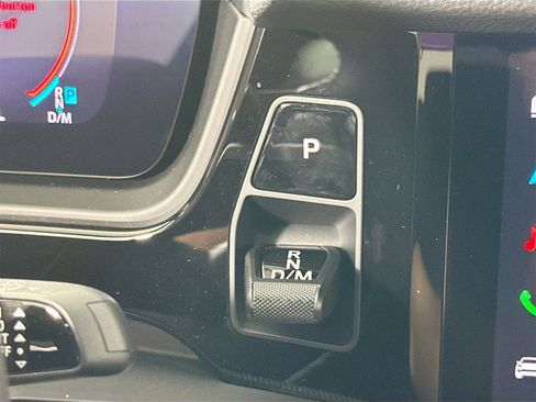 Certified 2025 Porsche Cayenne image 36