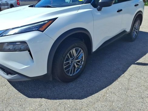 Used 2023 Nissan Rogue S AWD/4WD image 4