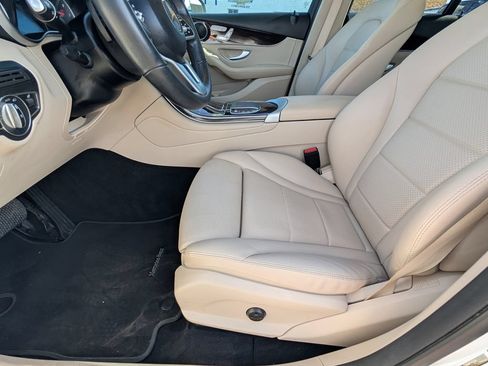 Used 2022 Mercedes-Benz GLC 300 image 18
