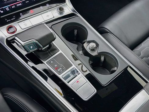 Certified 2022 Audi RS 6 w/ Executive Package AWD/4WD image 17