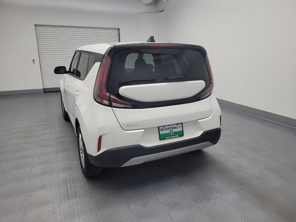 Used 2025 Kia Soul LX w/ LX Technology Package FWD image 6