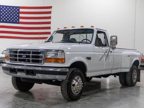 Used 1997 Ford F350 2WD Regular Cab image 1