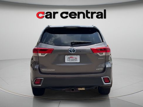 Used 2017 Toyota Highlander Limited Platinum w/ Carpet Mat Package AWD/4WD image 4