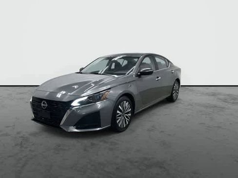 Used 2025 Nissan Altima 2.5 SV image 7