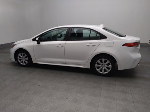 Used 2022 Toyota Corolla LE FWD image 3