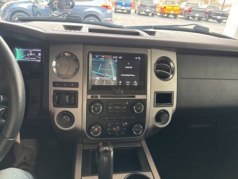 Used 2017 Ford Expedition XLT w/ Equipment Group 202A image 13