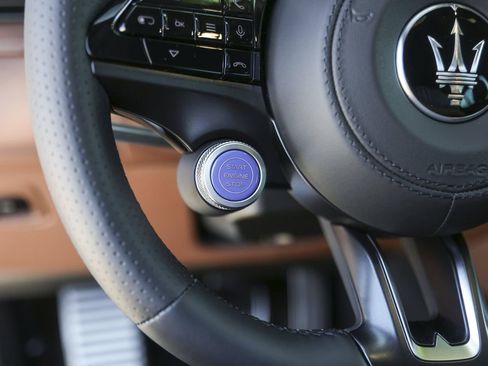 New 2026 Maserati Grecale Modena image 17