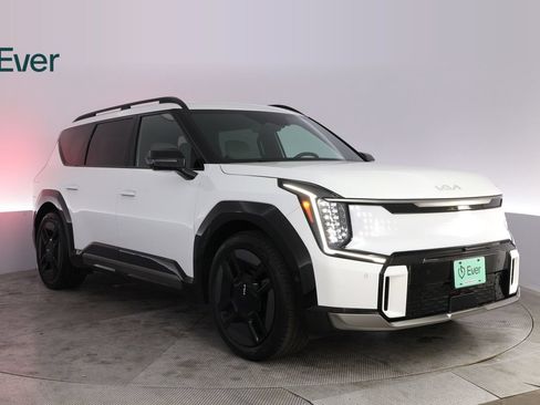 Used 2024 Kia EV9 GT-Line AWD/4WD image 13