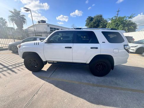 Used 2020 Toyota 4Runner SR5 Premium w/ Moonroof Package AWD/4WD image 3