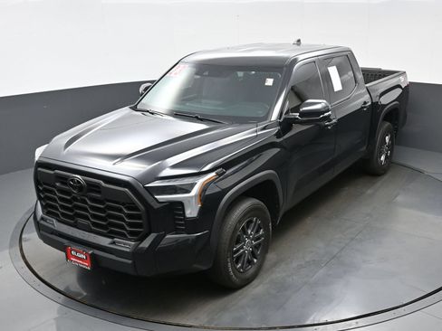 Used 2023 Toyota Tundra SR5 w/ SR5 Convenience Package AWD/4WD image 40