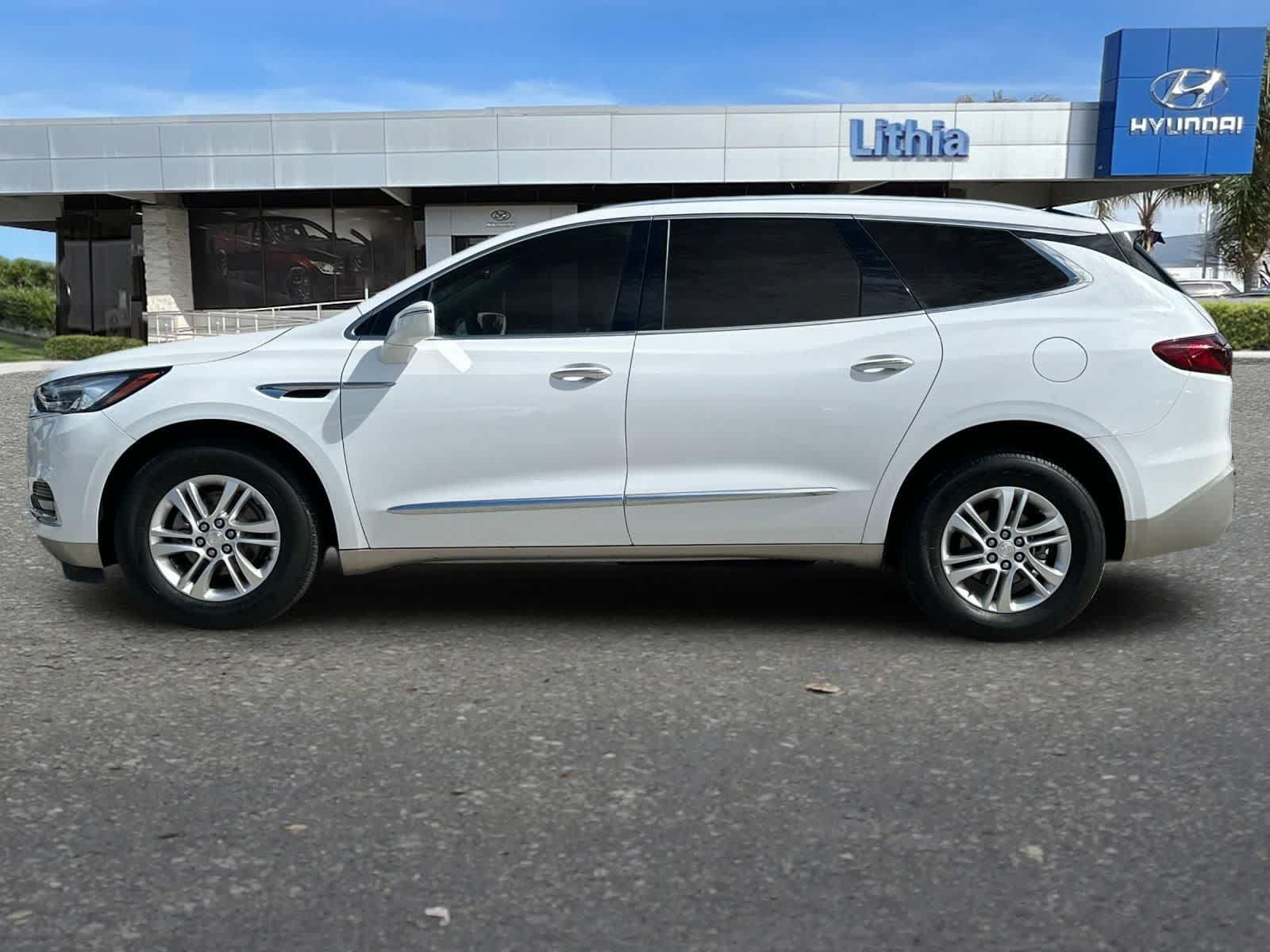 Used 2020 Buick Enclave Essence w/ Sound and Sites Package AWD/4WD image 6