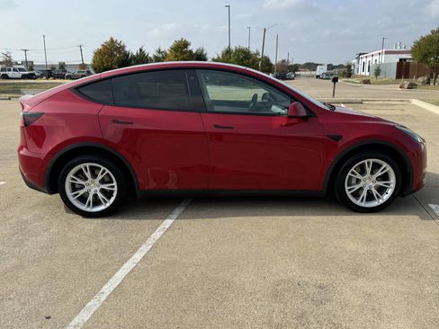 Used 2021 Tesla Model Y Long Range image 4