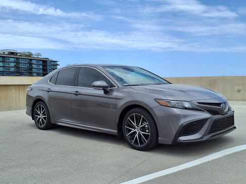 Used 2024 Toyota Camry SE w/ Audio Upgrade Package FWD image 8