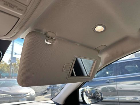 Used 2023 Genesis G70 2.0T image 30