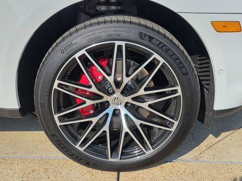 Used 2025 Porsche Macan S AWD/4WD image 16