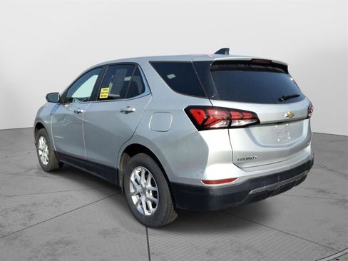 Used 2022 Chevrolet Equinox LT image 3