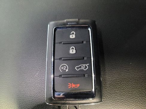 Used 2022 Jeep Grand Cherokee Trailhawk w/ Luxury Tech Group III AWD/4WD image 32