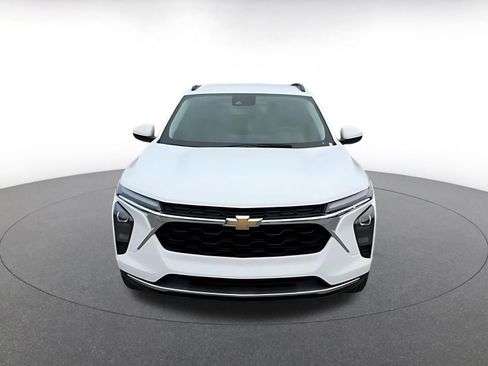 Used 2025 Chevrolet Trax LT w/ LT Convenience Package image 4