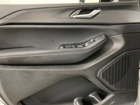 New 2025 Jeep Grand Cherokee L Altitude image 13