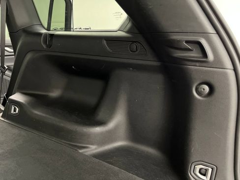Used 2025 Jeep Grand Cherokee Altitude AWD/4WD image 40