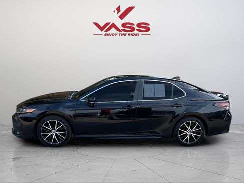 Used 2023 Toyota Camry SE FWD image 2