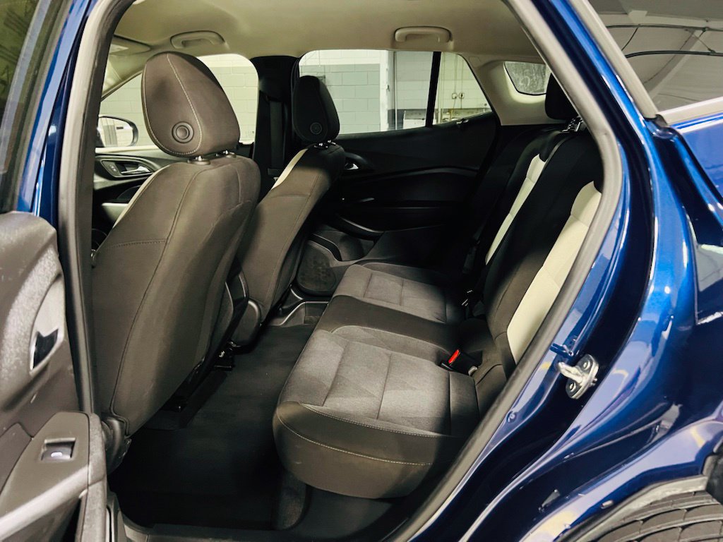 Used 2024 Chevrolet Trax LS w/ LS Convenience Package FWD image 23