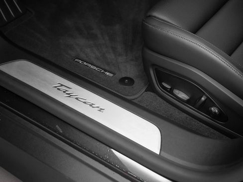 New 2025 Porsche Taycan image 28