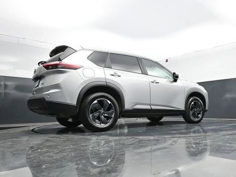 Used 2025 Nissan Rogue SV AWD/4WD image 48
