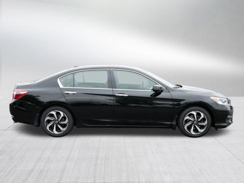 Used 2017 Honda Accord EX-L image 8