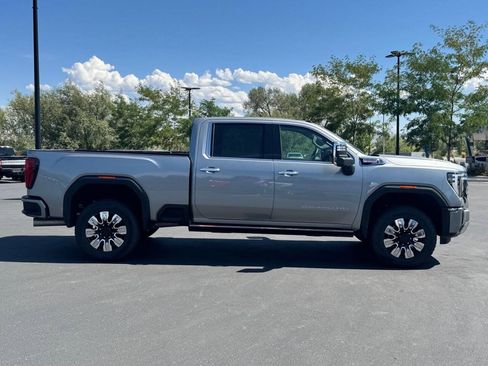 Used 2025 GMC Sierra 3500 Denali w/ Technology Package AWD/4WD image 8
