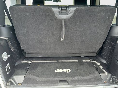 Used 2016 Jeep Wrangler Sahara w/ Connectivity Group AWD/4WD image 13