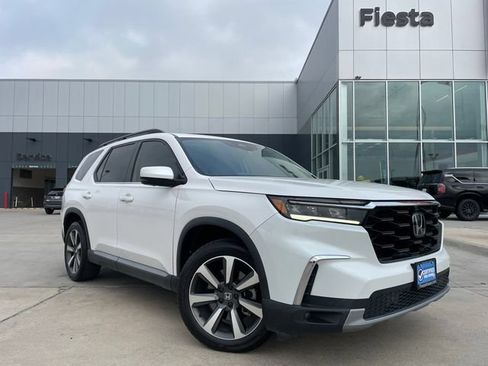 Used 2024 Honda Pilot Elite image 1