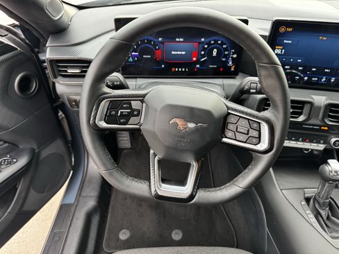 Used 2025 Ford Mustang Coupe RWD image 14
