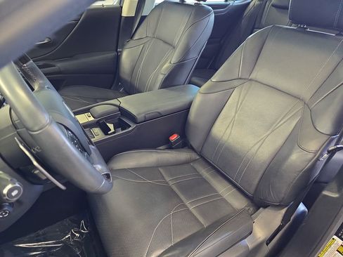 Used 2020 Lexus ES 350 w/ Accessory Package FWD image 17
