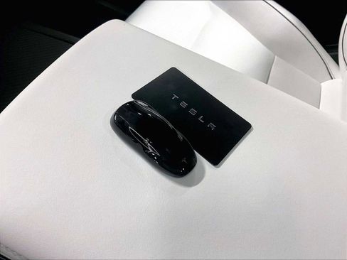 Used 2024 Tesla Model X Plaid image 39