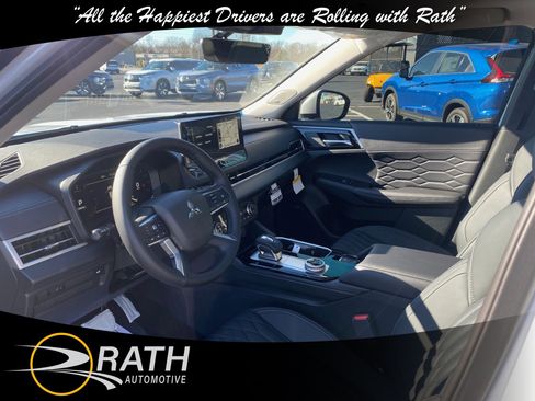 New 2025 Mitsubishi Outlander SEL image 13