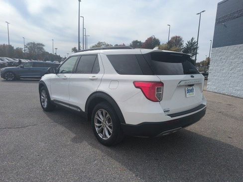 Used 2020 Ford Explorer XLT w/ Equipment Group 202A image 3