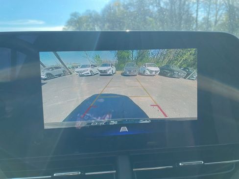 Used 2025 Chevrolet Trax LT w/ LT Convenience Package image 22