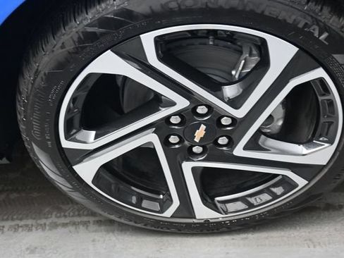 Used 2025 Chevrolet Equinox EV LT w/ Convenience Package II FWD image 30