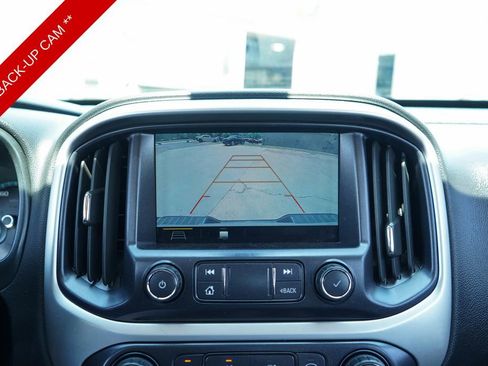 Used 2020 Chevrolet Colorado LT AWD/4WD image 11