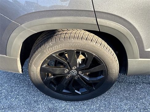 Used 2022 Volkswagen Taos SE image 11