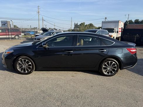 Used 2018 Toyota Avalon XLE FWD image 8