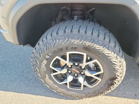 Used 2023 GMC Canyon AT4X AWD/4WD image 19