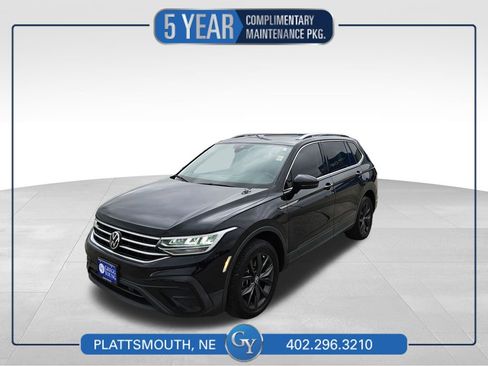 Used 2022 Volkswagen Tiguan SE AWD/4WD image 1