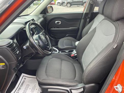 Used 2018 Kia Soul + FWD image 17