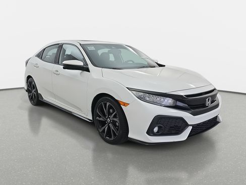 Used 2018 Honda Civic Sport Touring image 3