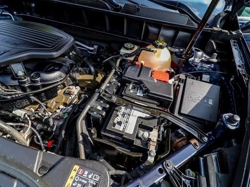 Used 2017 Cadillac XT5 Luxury w/ Driver Awareness Package image 32