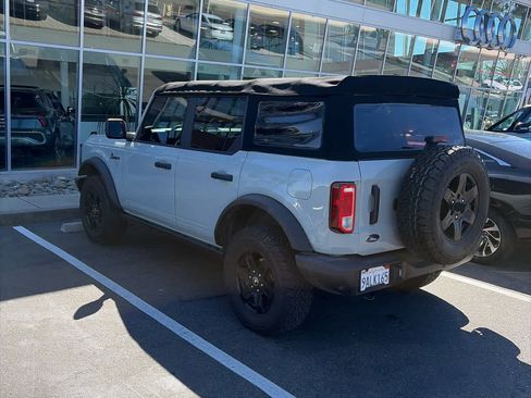 Used 2022 Ford Bronco Black Diamond image 7